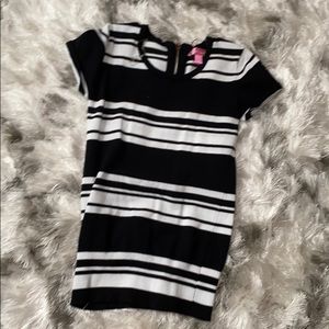 Black and white shirt👀